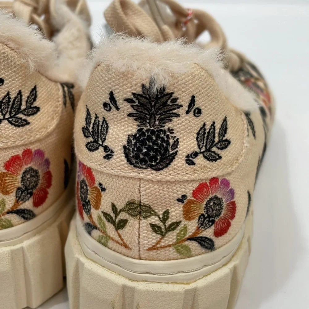 NWT Romantic Garden Platform Sneaker Size 8.5 Canvas With Floral Print